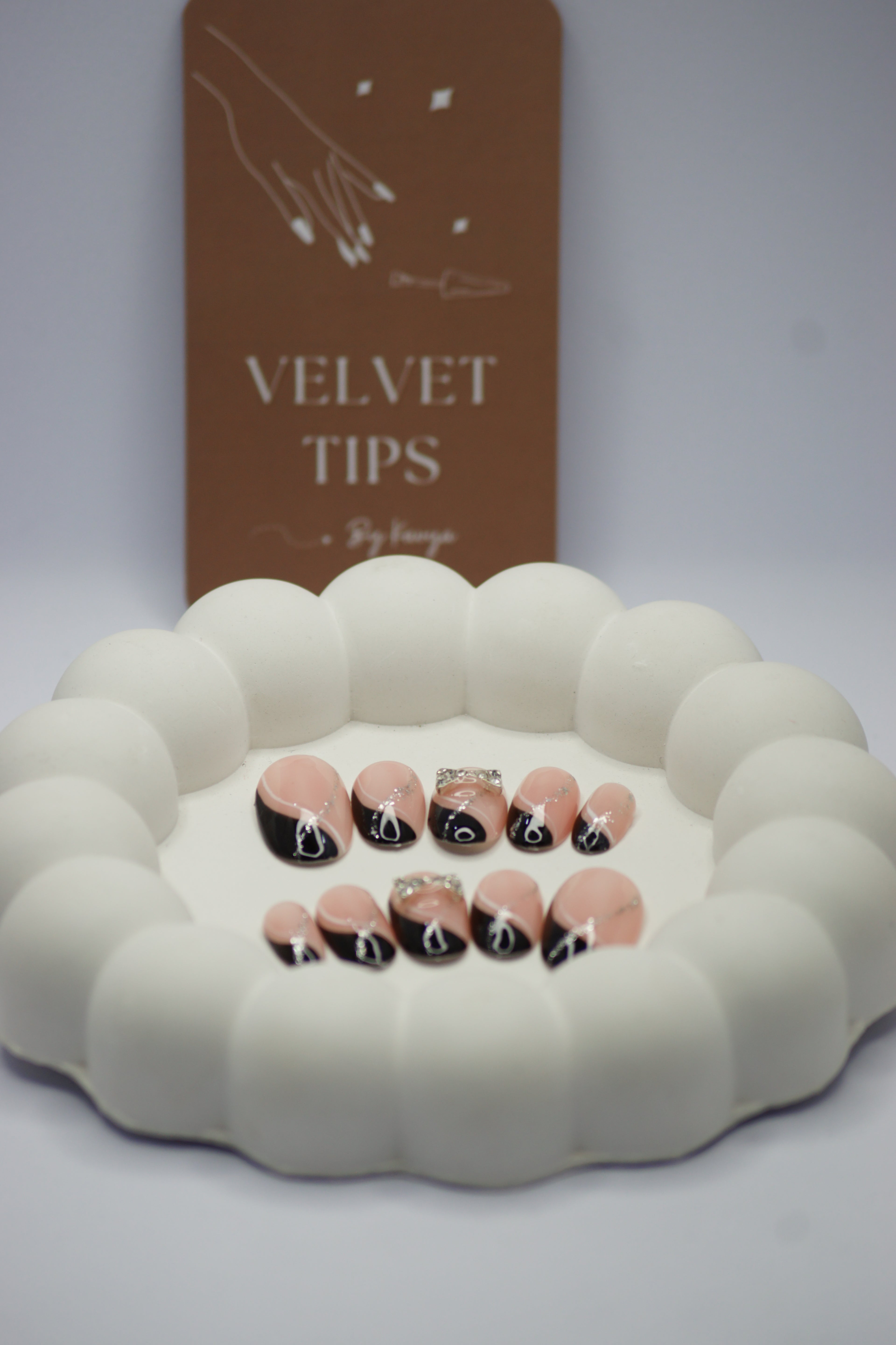 Midnight Bow Glam 🖤✨🎀