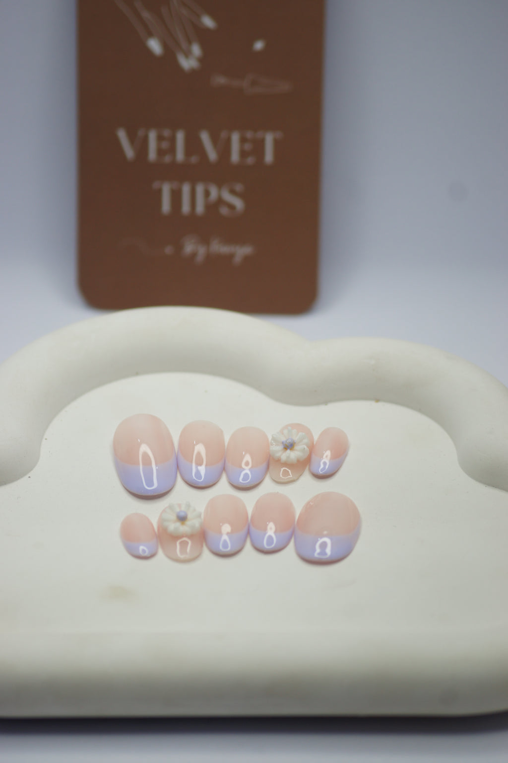 Lilac Daisy Charm 🌸💜