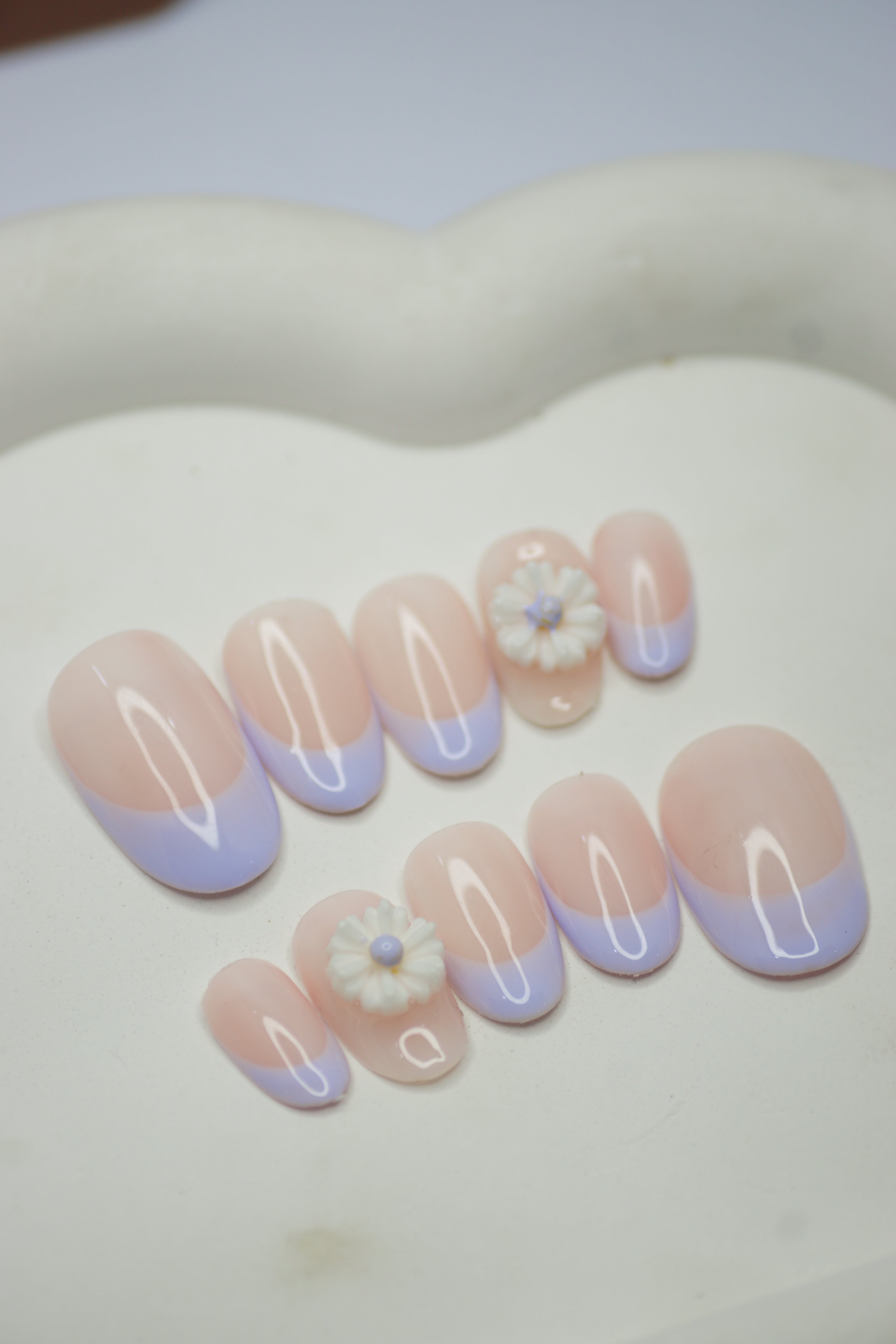 Lilac Daisy Charm 🌸💜